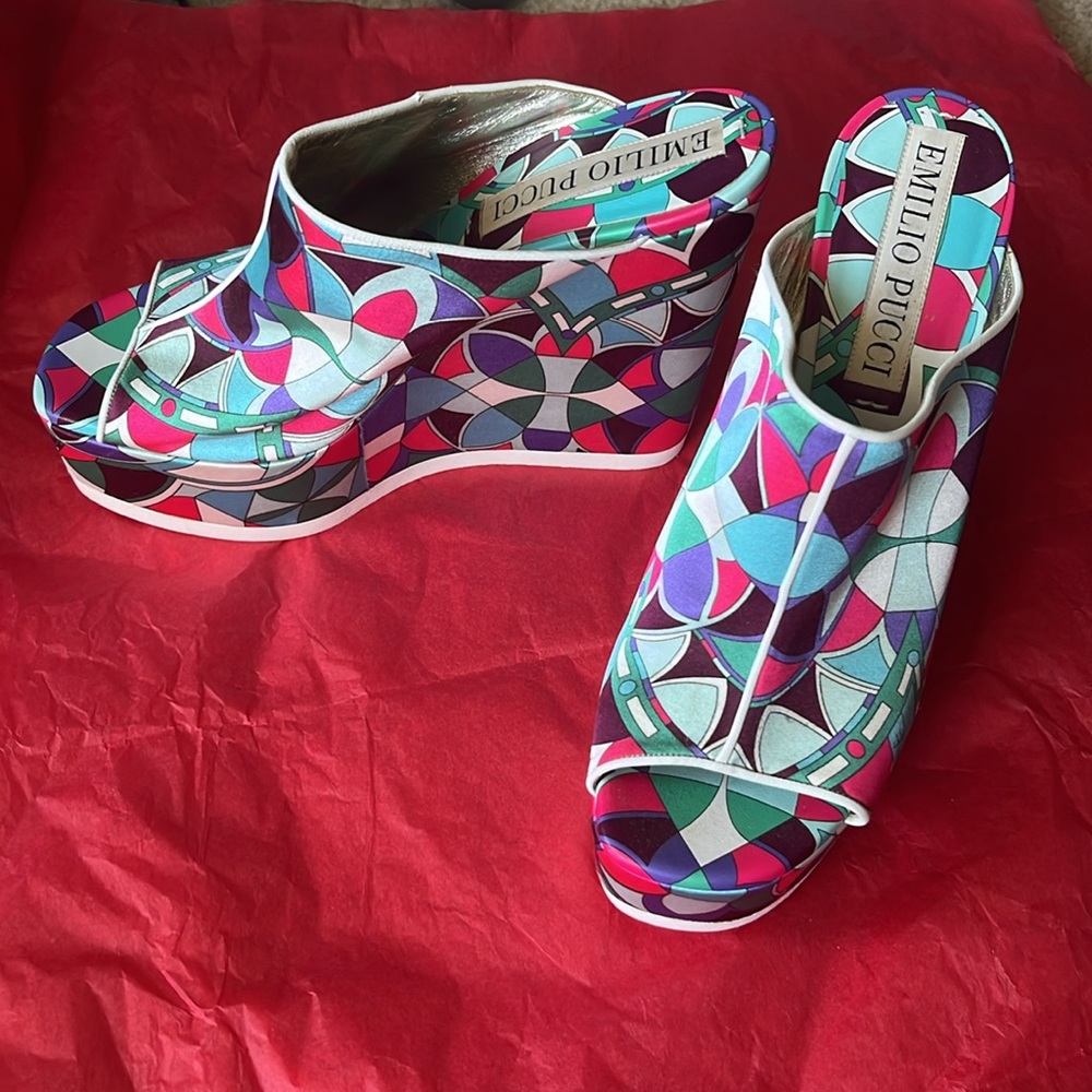 NWOB Emilio Pucci platform slides fabric covered amazing!